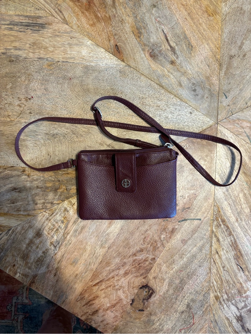 Giani Bernini Burgundy Pebbled Leather Crossbody Wallet